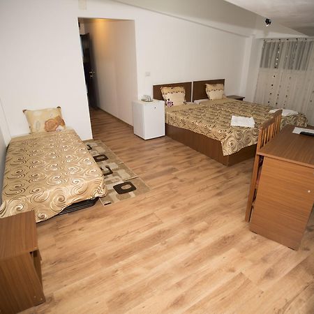 Hostel Ruxandra Focsani Exterior photo