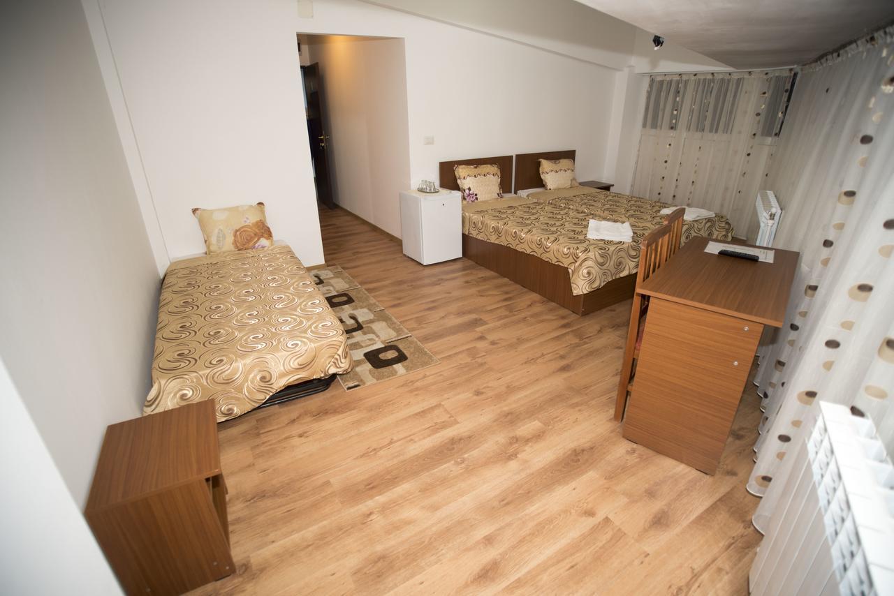 Hostel Ruxandra Focsani Exterior photo