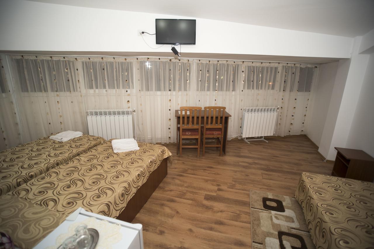Hostel Ruxandra Focsani Exterior photo