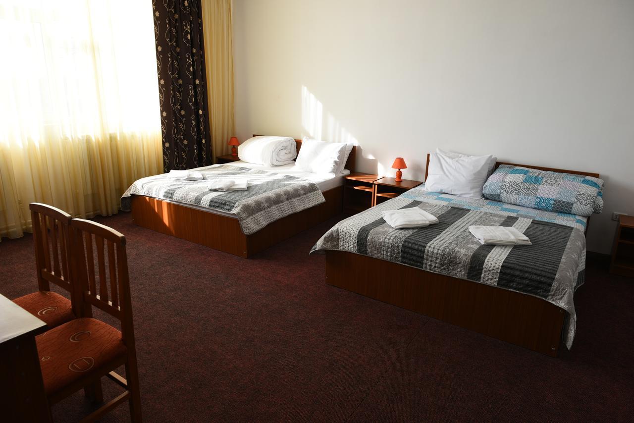 Hostel Ruxandra Focsani Exterior photo